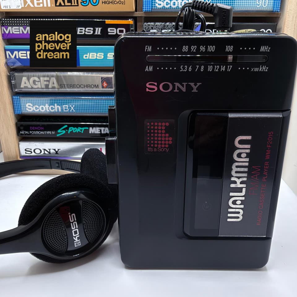 mint 1989 sony wm-f2015 cassette walkman made in japan with cassette and headphones